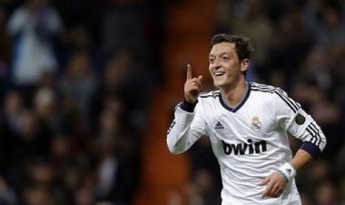 Mesut Ozil ingin Shalat Jum'at di Masjid Istiqlal