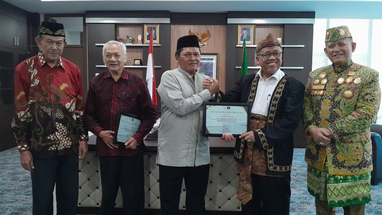 Refleksi 5 Abad Kesultanan Banten : UIN SMH Banten Gelar Seminar Nasional untuk Rekontruksi Kesulthanan Banten dimasa akan datang