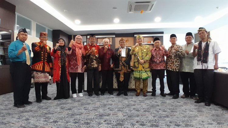 Refleksi 5 Abad Kesultanan Banten : UIN SMH Banten Gelar Seminar Nasional untuk Rekontruksi Kesulthanan Banten dimasa akan datang