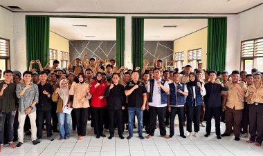 AMC Gelar Sosialisasi “Indahnya Masa Depan Tanpa Narkoba dan Bullying” di SMKN 1 Cinangka