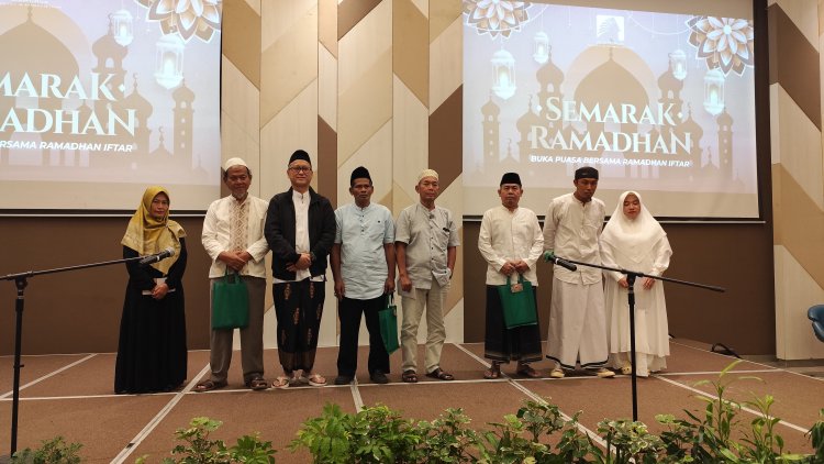 Tebar Kebahagiaan di Bulan Suci, Acara Semarak Ramadhan Mambruk Hotel Anyer Beri Santunan kepada Anak Yatim
